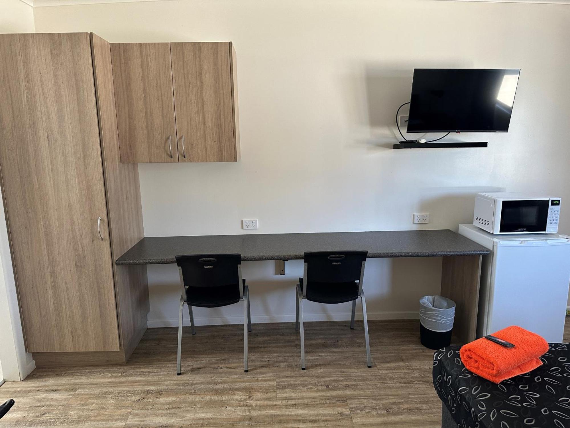 Outback Motel 4*