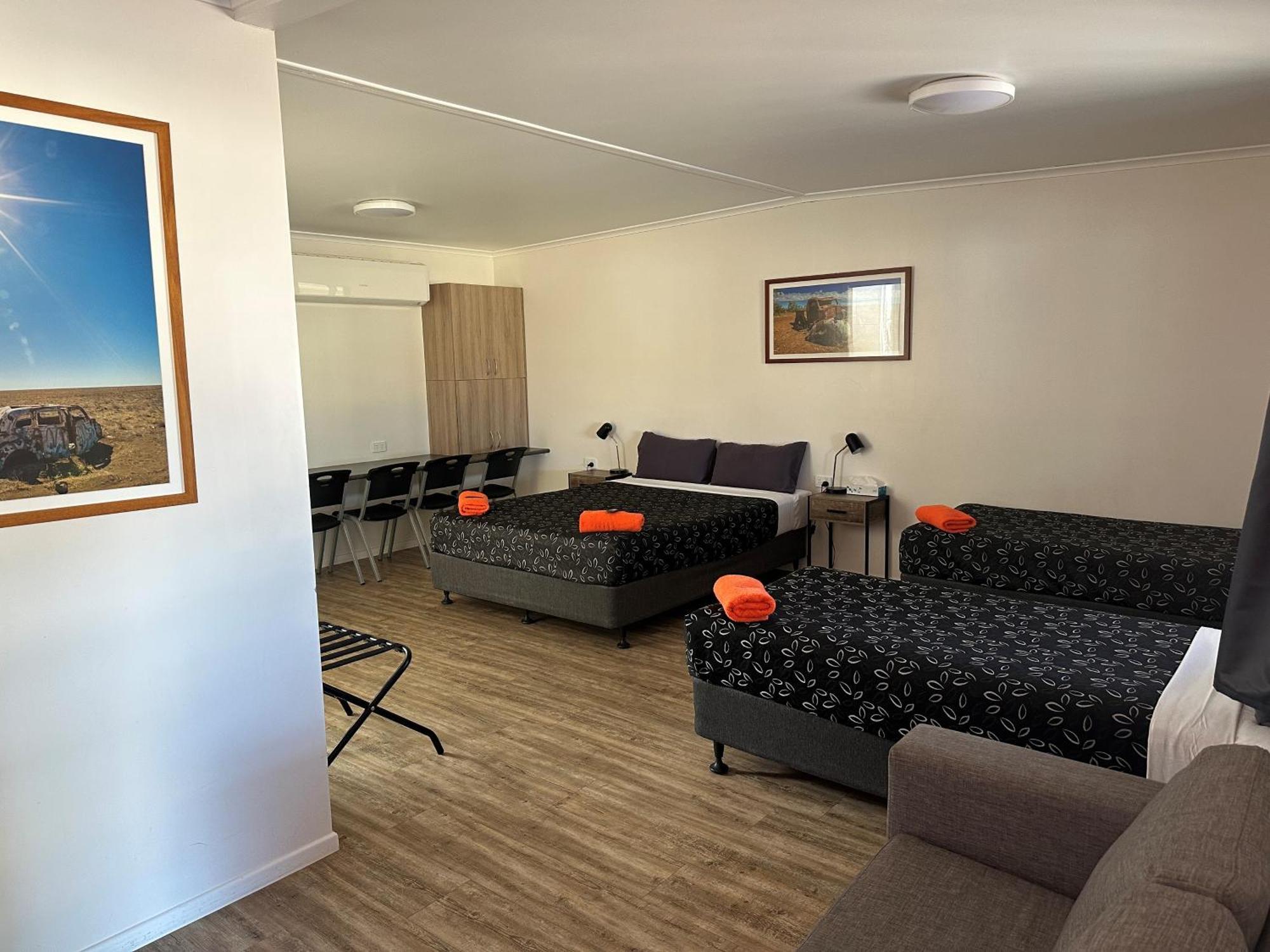 Motel Outback 4*